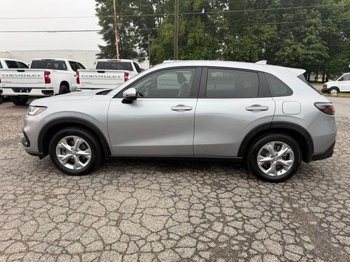 Lunar Silver Metallic 2025 Honda HR-V LX