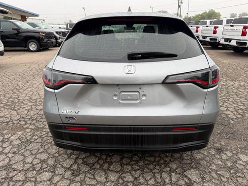 Lunar Silver Metallic 2025 Honda HR-V LX