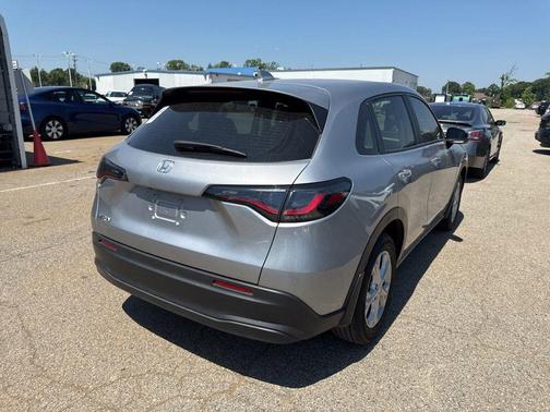 Lunar Silver Metallic 2025 Honda HR-V LX