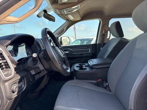 2020 RAM 2500 Big Horn Crew Cab 4X4 6'4' Box