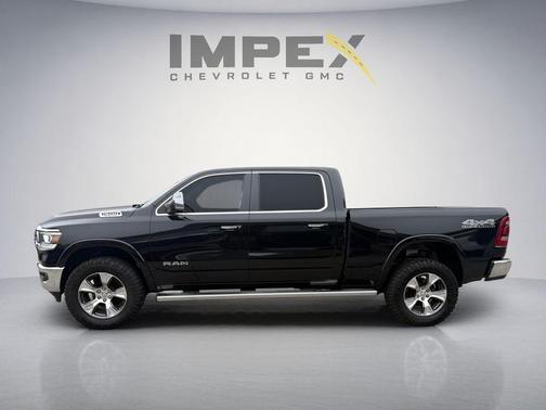 Diamond Black Crystal Pearlcoat 2019 RAM 1500 Laramie
