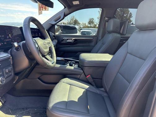 Sterling Gray Metallic 2025 Chevrolet Suburban 4WD Z71