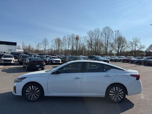 2025 Nissan Altima SV FWD