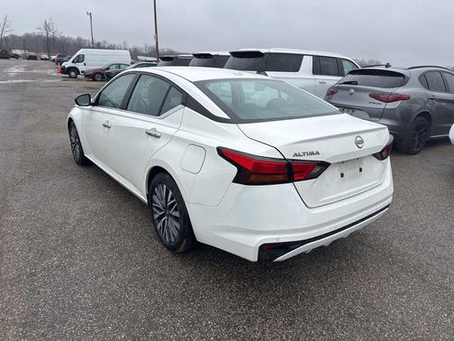 2025 Nissan Altima SV FWD