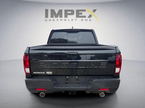 Crystal Black Pearl 2025 Honda Ridgeline RTL