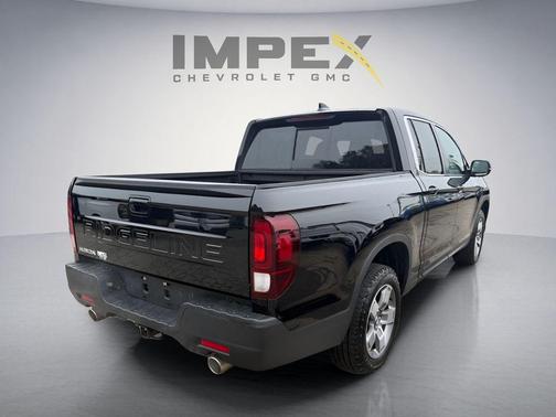 Crystal Black Pearl 2025 Honda Ridgeline RTL