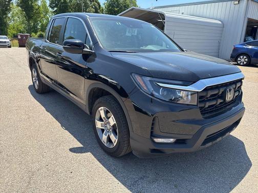 Crystal Black Pearl 2025 Honda Ridgeline RTL