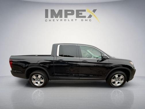Crystal Black Pearl 2025 Honda Ridgeline RTL