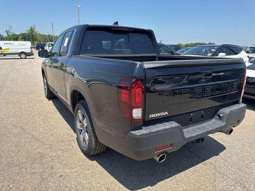Crystal Black Pearl 2025 Honda Ridgeline RTL