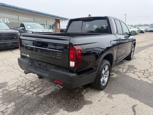 Crystal Black Pearl 2025 Honda Ridgeline RTL