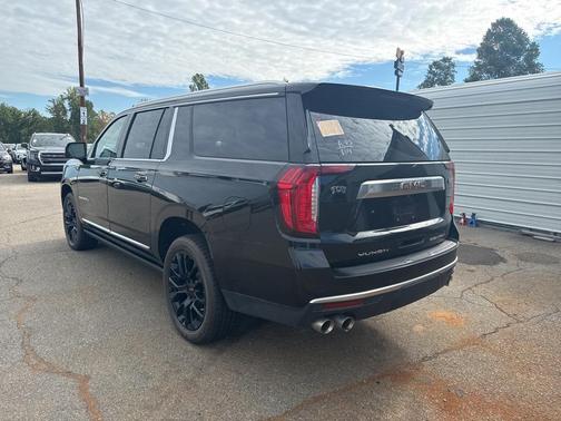 2022 GMC Yukon XL Denali