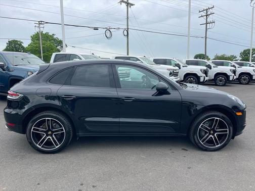 2021 Porsche Macan Base