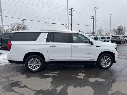 Summit White 2022 GMC Yukon XL SLT