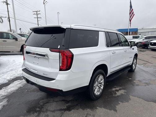 2022 GMC Yukon XL SLT