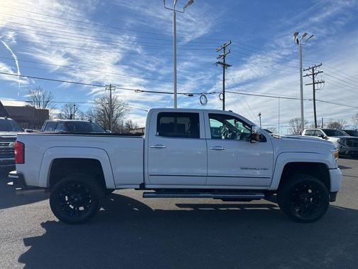 2017 GMC Sierra 2500 Denali
