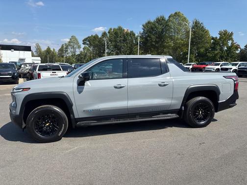 2025 Chevrolet Silverado EV LT