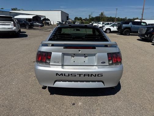 2004 Ford Mustang Base