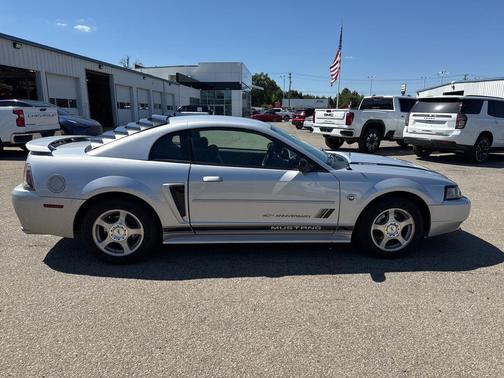 2004 Ford Mustang Base