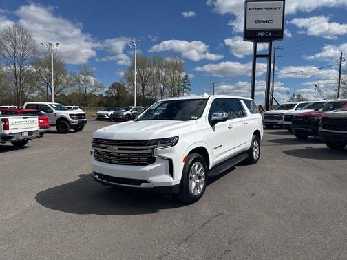 White 2023 Chevrolet Suburban Premier
