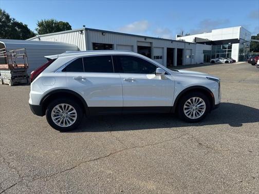 2024 Cadillac XT4 Luxury