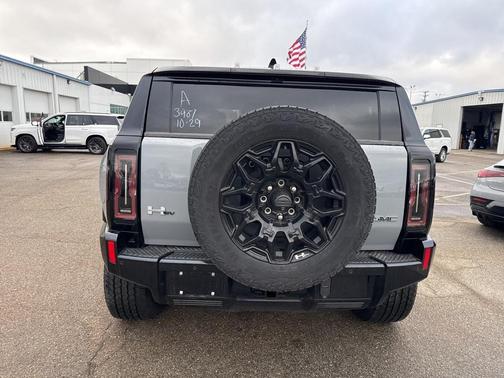 2024 GMC HUMMER EV SUV 2X
