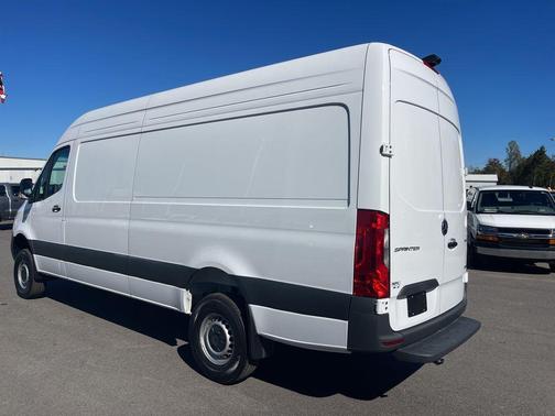 2025 Mercedes-Benz Sprinter 2500 High Roof