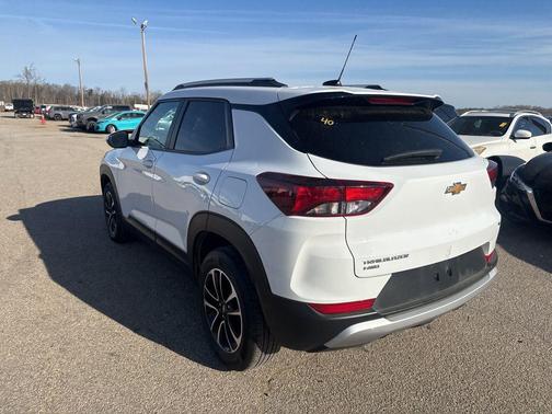 Summit White 2025 Chevrolet Trailblazer LT