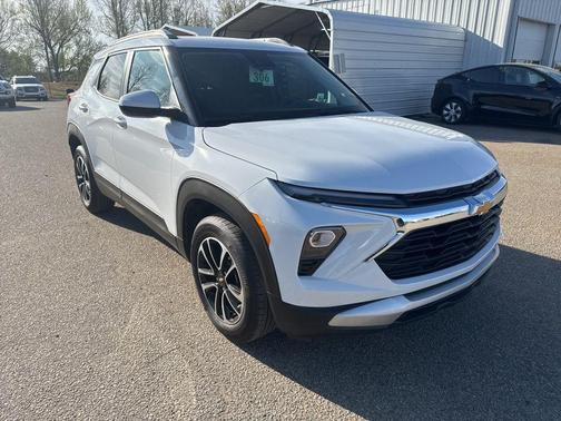 Summit White 2025 Chevrolet Trailblazer LT