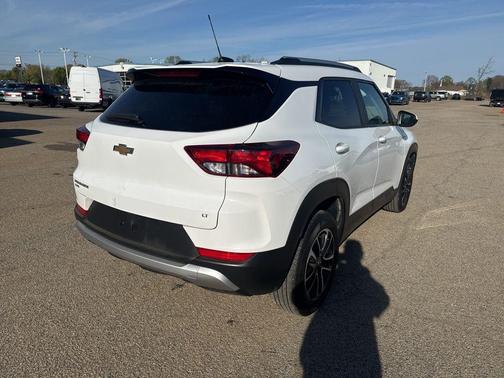 Summit White 2025 Chevrolet Trailblazer LT