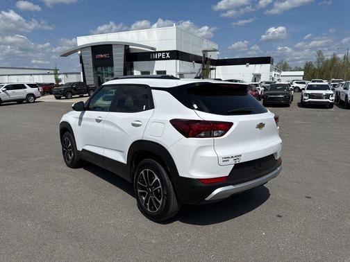 Summit White 2025 Chevrolet Trailblazer LT