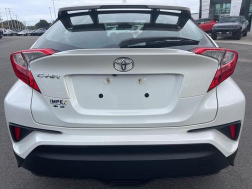2021 Toyota C-HR LE