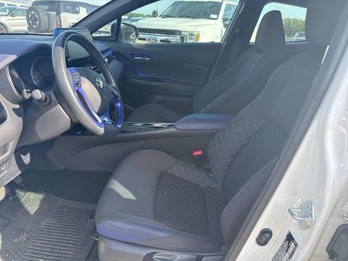 2021 Toyota C-HR LE