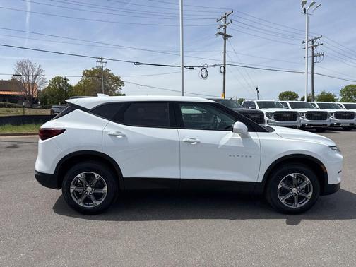 Summit White 2026 Chevrolet Blazer 2LT