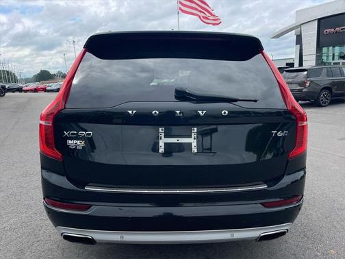 2017 Volvo XC90 T6 Momentum