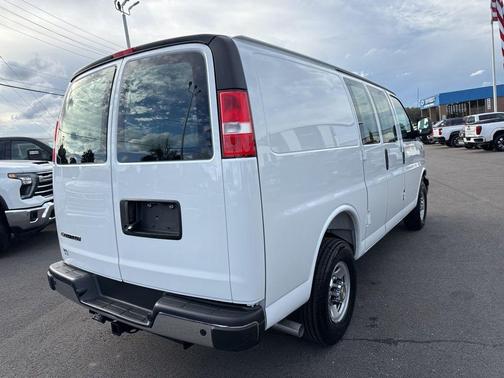 2025 Chevrolet Express 2500 RWD 2500 Regular Wheelbase WT
