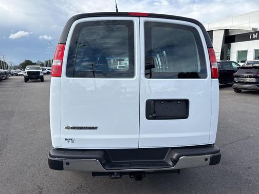 2025 Chevrolet Express 2500 RWD 2500 Regular Wheelbase WT