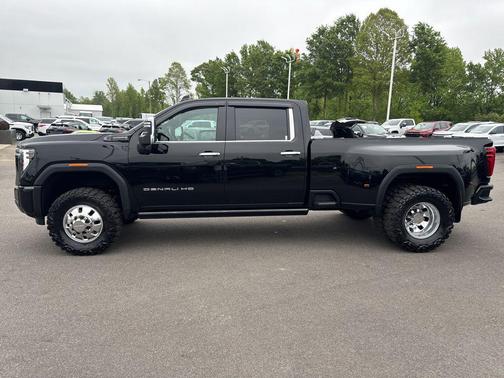 Onyx Black 2024 GMC Sierra 3500 Denali