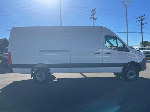 2025 Mercedes-Benz Sprinter 2500 High Roof