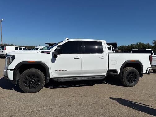 2024 GMC Sierra 2500 AT4