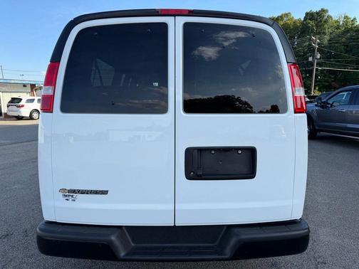 Summit White 2021 Chevrolet Express 2500 LT