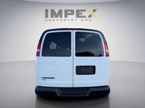 Summit White 2021 Chevrolet Express 2500 LT