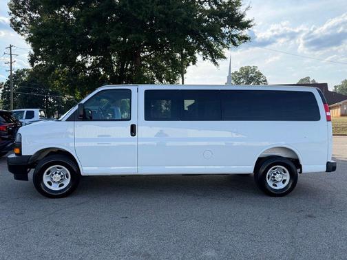 Summit White 2021 Chevrolet Express 2500 LT