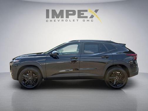 Mosaic Black Metallic 2026 Chevrolet Trax FWD ACTIV