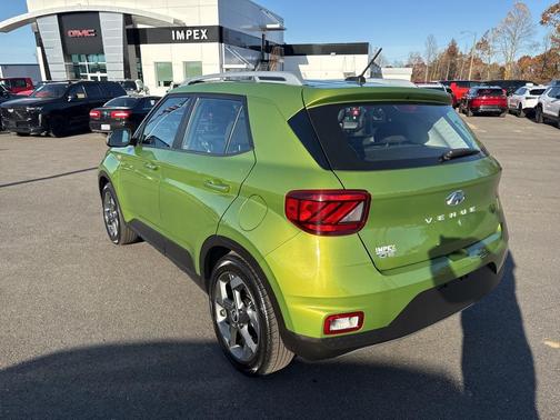 2024 Hyundai VENUE SEL