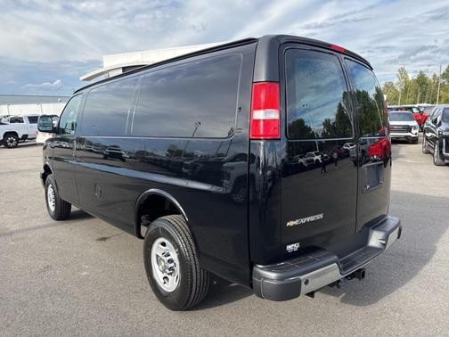 2025 Chevrolet Express 2500 RWD 2500 Regular Wheelbase WT