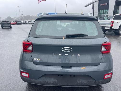 2024 Hyundai VENUE SEL