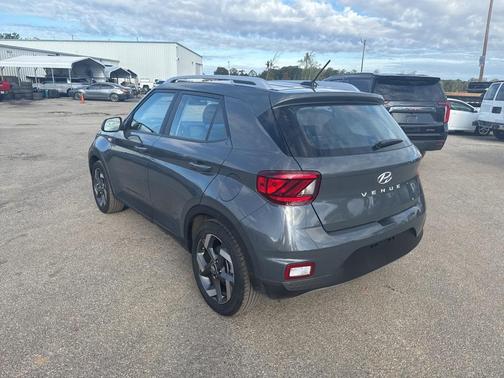 2024 Hyundai VENUE SEL