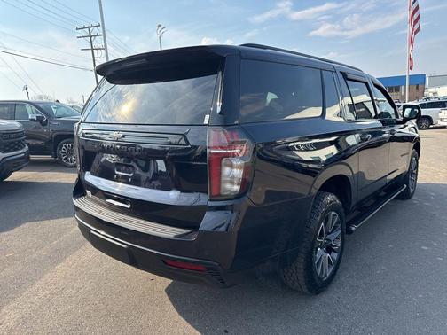 2023 Chevrolet Suburban 4WD Z71