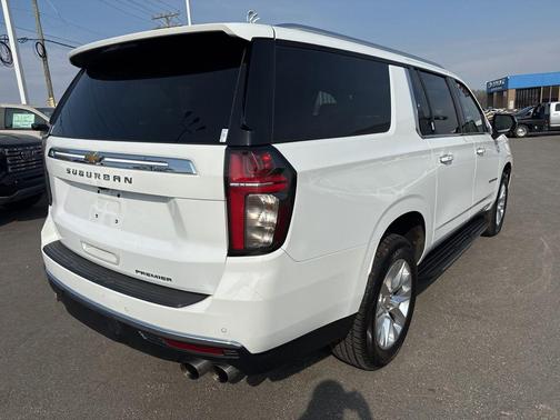 White 2023 Chevrolet Suburban Premier