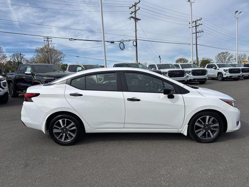 Fresh Powder 2024 Nissan Versa 1.6 S